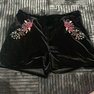 Beautiful embroidered velvet shorts
